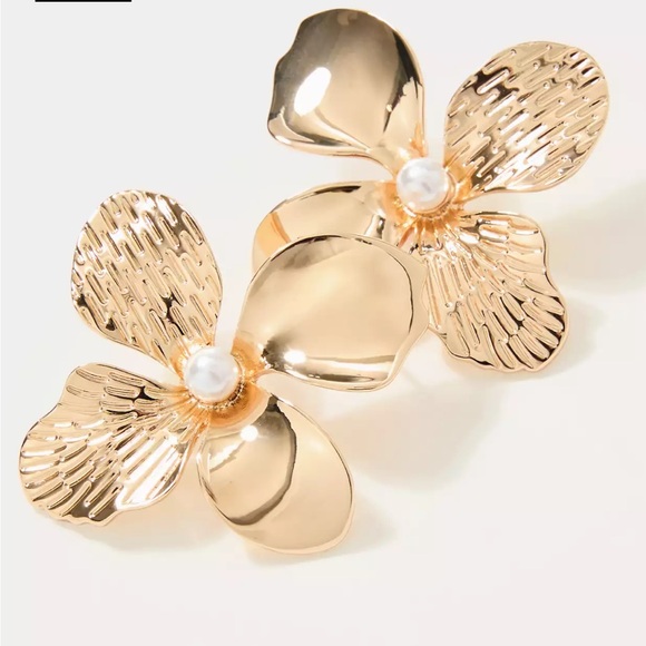 Lilly Pulitzer Shady Babe Gold Floral Pearl Earrings